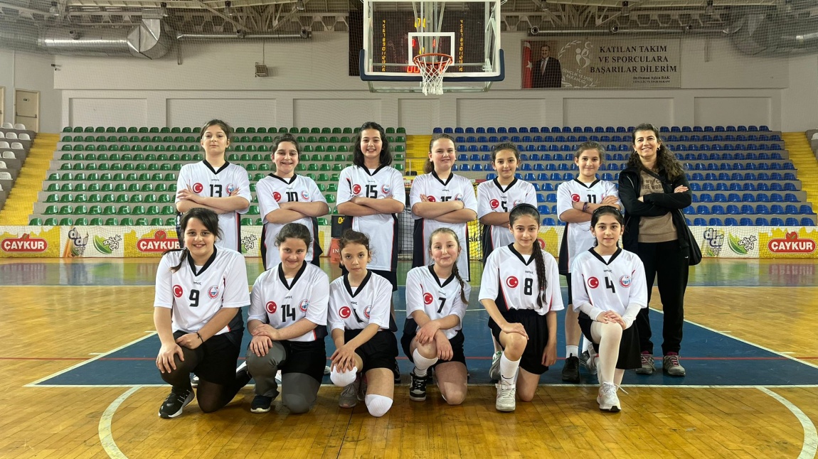 Basketbol Takımımız Okul Sporları Kapsamında Rize Merkezde Gerçekleştirilen Basketbol Turnuvasına Katıldı